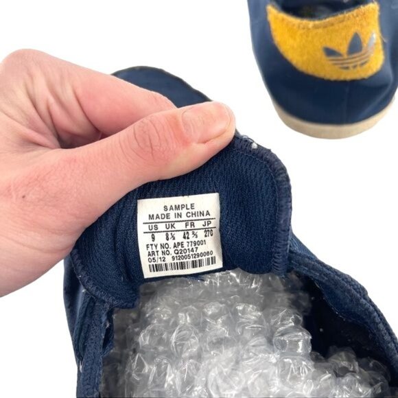 Adidas RARE SAMPLE 90’s Streetwear Sneakers Navy Blue & Gold Size US 9 Y2K - Picture 7 of 8